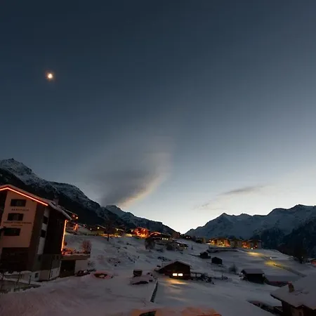 Schmiedstube 420 * Grächen